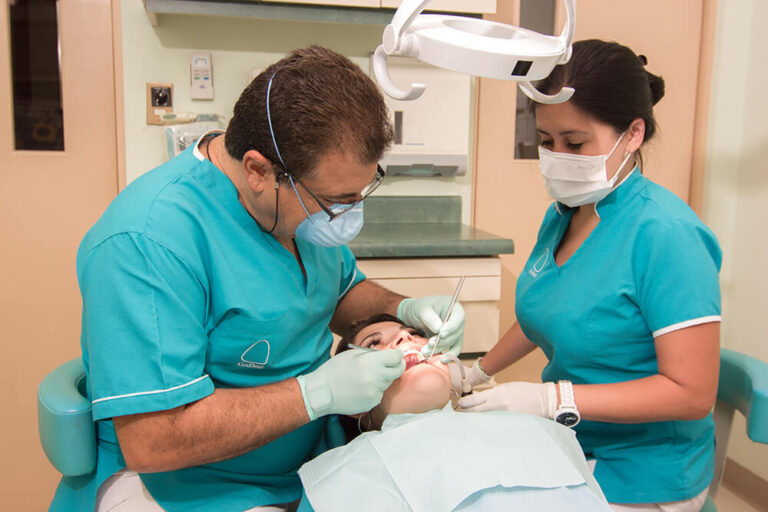 Clínica CosDent-Cosmética Dental e Implantes